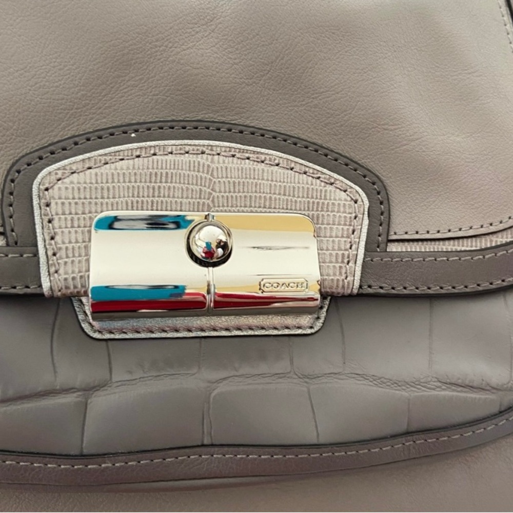 LIKE NEW COACH LEATHER SHOULDER BAG - Picture 4 of 7